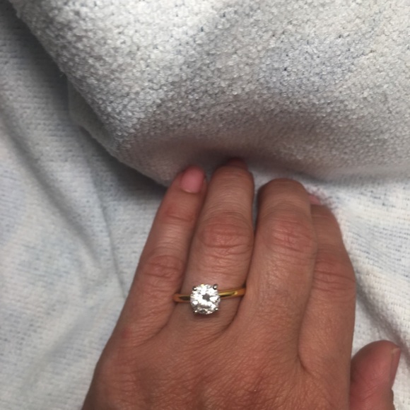 Engagement ring - Picture 3 of 5